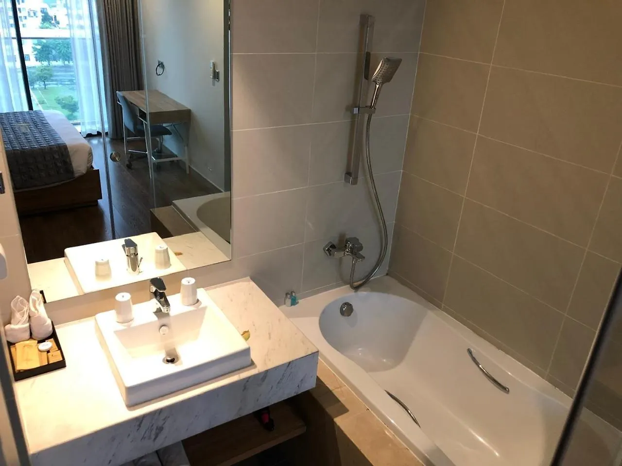 Moon Hotel And Apartment Da Nang Vietnam