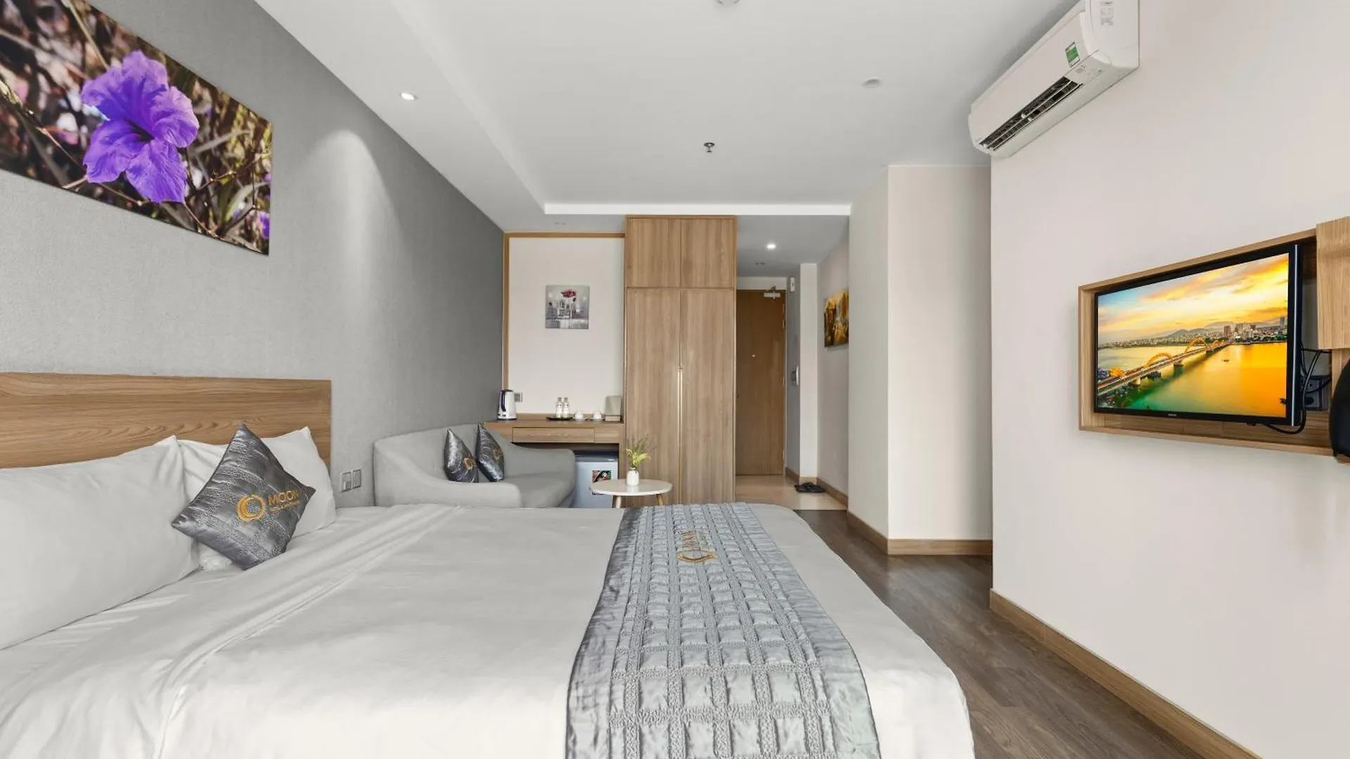 Moon Hotel And Apartment Da Nang 3*,  Vietnam